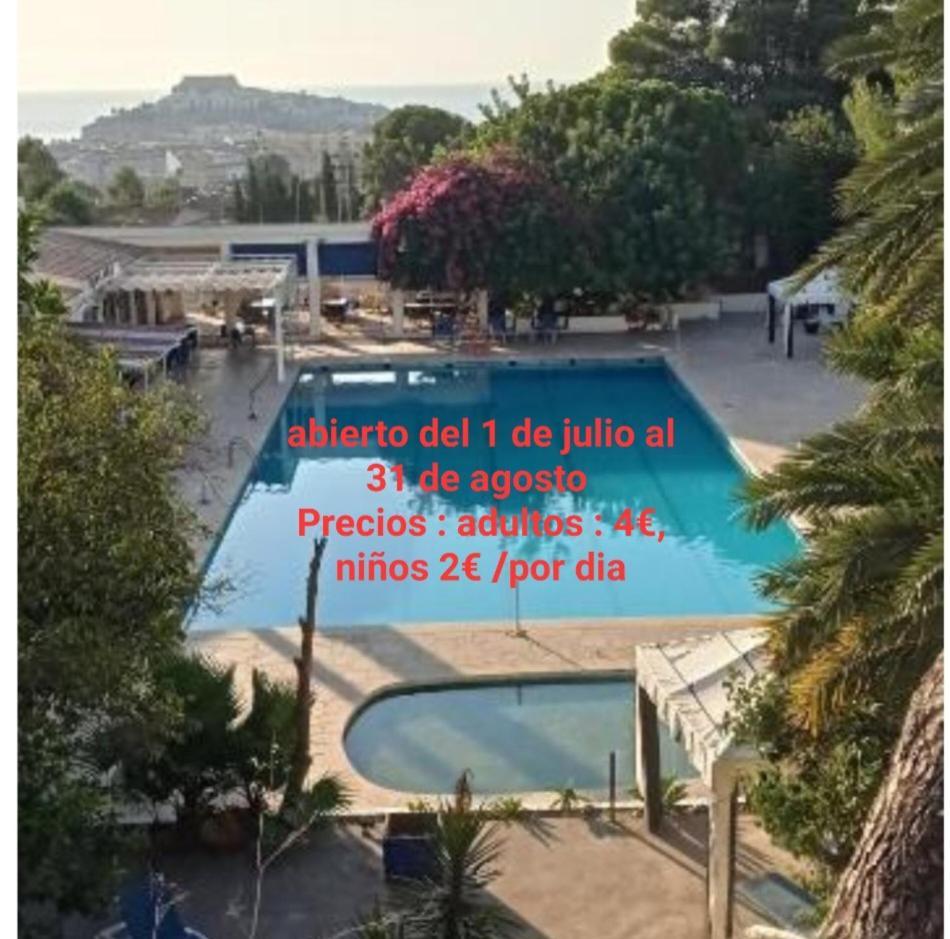 Avec Vue Sur Le Chateau De